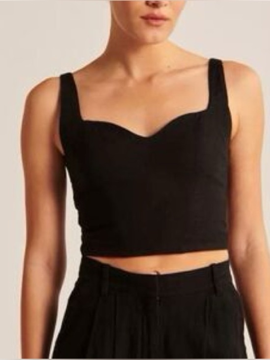 Abercrombie & Fitch Tops - Abercrombie & Fitch Black Sweetheart Crop Top